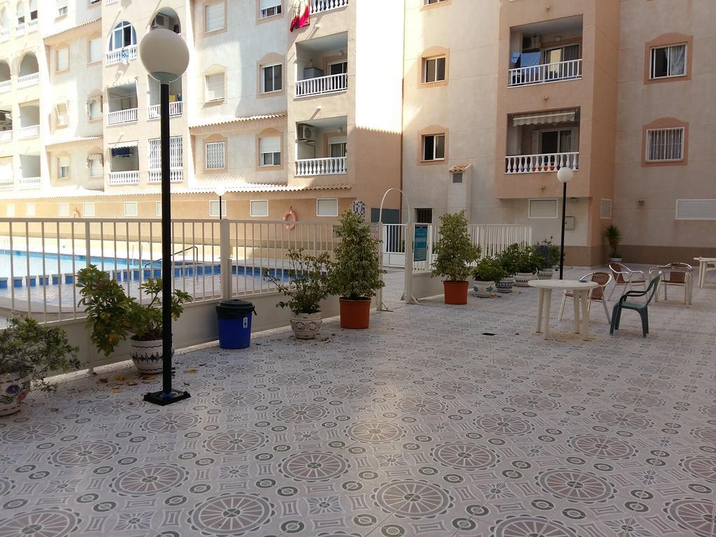 Apartamento Felix De La Fuente Torrevieja Exterior photo